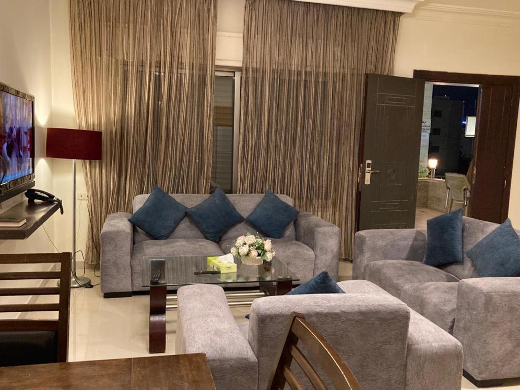 Uptown Hotel Apartment Amman Exteriör bild