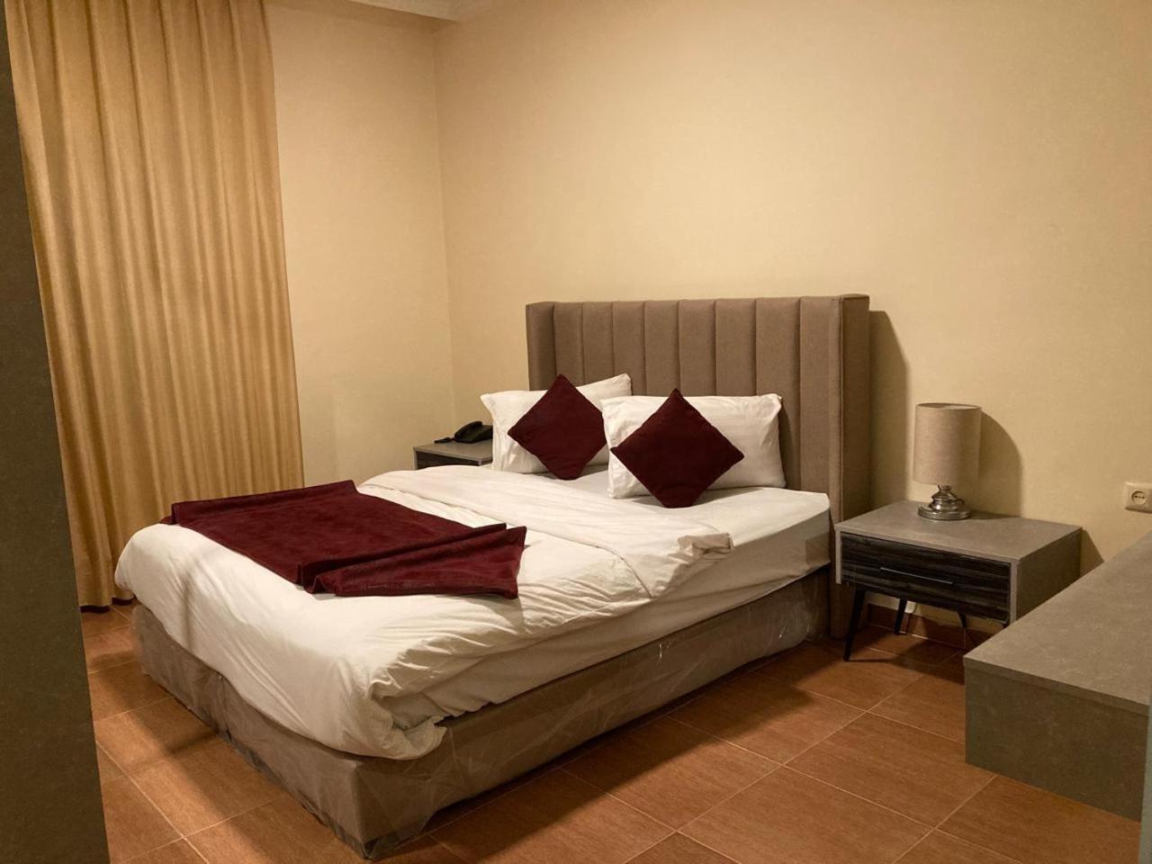 Uptown Hotel Apartment Amman Exteriör bild